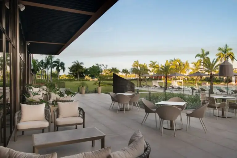ar-pujac-outdoor-pool-deck-26904_Classic-Hor